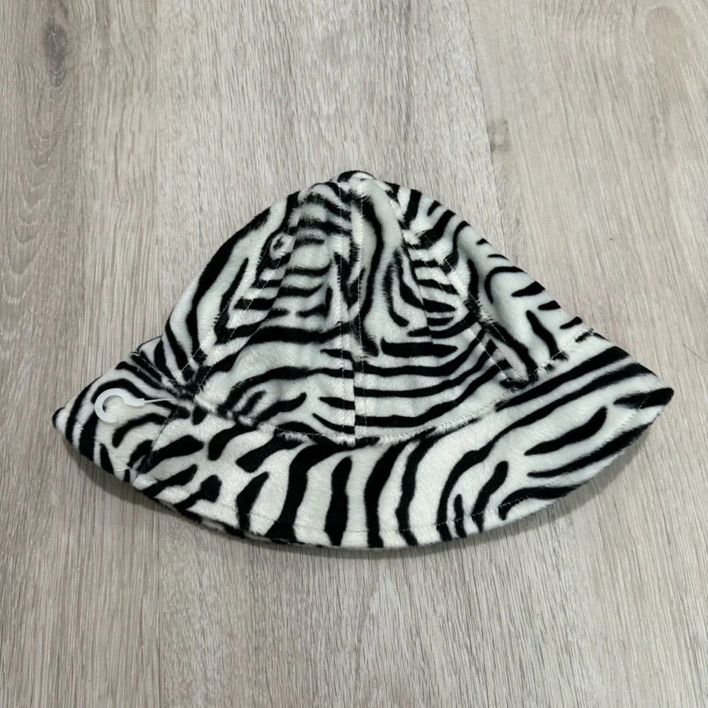 NWT Kids Gymboree Baby Zebra Print Hat Black White 6-18M Animal Print